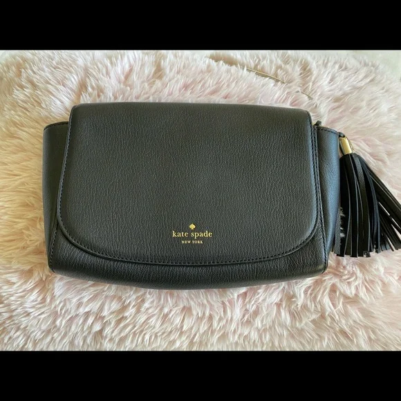Kate Spade ♠️ purse - Picture 2 of 8